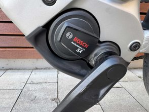 Motor Bosch Performance-SX-Cruise-Motor am Treter des Cube Editor Hybrid.