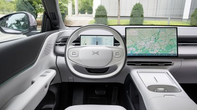 Blick auf das Cockpit des Xpeng G6.