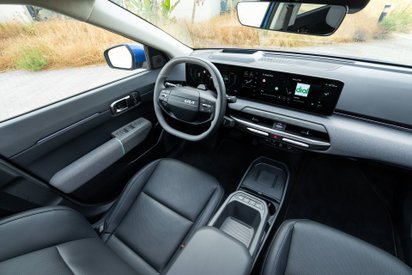 Cockpit des Kia EV4