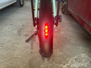 Rücklicht eines Fahrrads. 