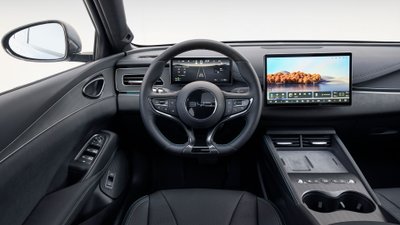 Blick auf das Cockpit des BYD Seal 6 DM-i Touring
