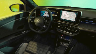 Blick auf das Armaturenbrett des Renault 4 E-Tech.