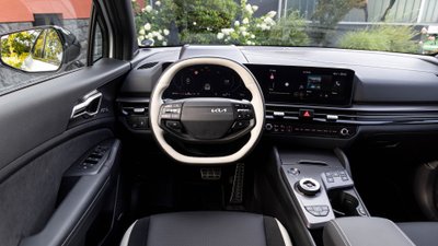  Das neu gestaltete Lenkrad des Kia Sportage. 