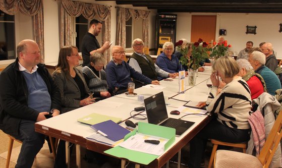 Tisch mit OC Mitgliedern bei der OC Veranstaltung Aller-Weser.