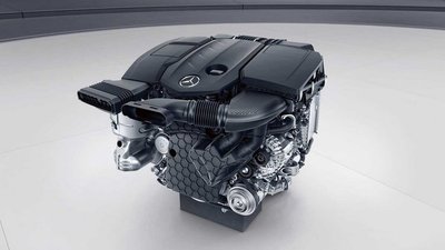 Mercedes-Diesel Motor.