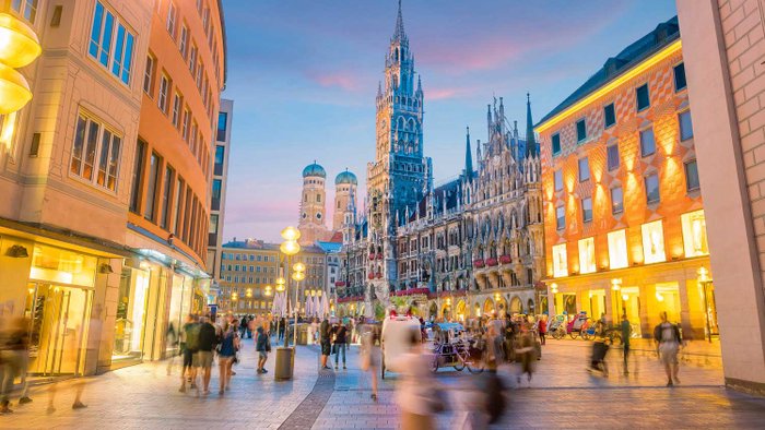 Blick in die Fußgängerzone in der Münchener Innenstadt. 