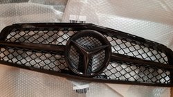 Fälschung Kühlergrill Hauptzollamt Hamburg.