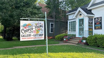 Gift Shop und Galerie in einer typischen weißen Südstaatenvilla.