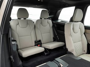 Blick auf die dritte Sitzreihe des Volvo XC90 PHEV