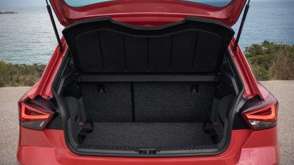 Blick in den Kofferraum des Seat Ibiza 2026