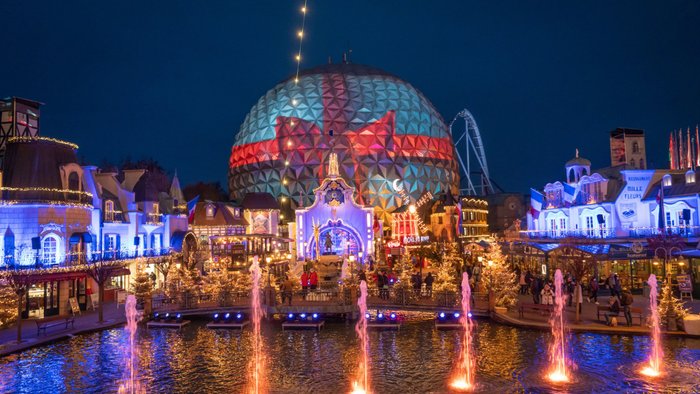 Viele Lichter zieren den Europa-Park während des Winterzaubers