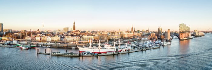 Fluss durch Hamburg.