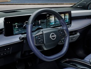 Lenkrad des Nissan Leaf.