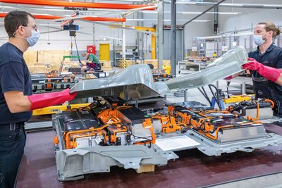 Blick ins Opel Battery-Refurbishment-Center in Rüsselsheim