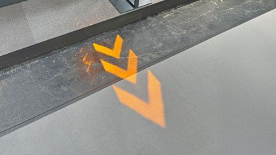 Blinksignal-Projektion des Fraunhofer-Instituts auf der IAA 2025.