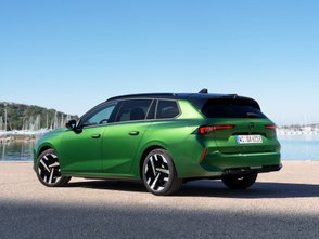 Die Heckansicht des Opel Astra Sports Tourer.