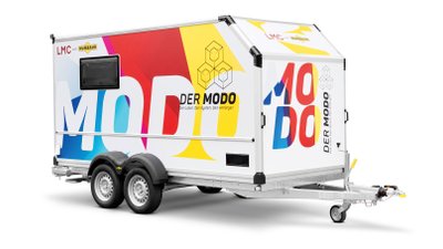 Humbaur Modo als Freisteller mit Deichsel.