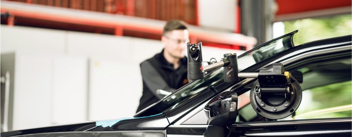 Autoscheibe, welche repariert wird.