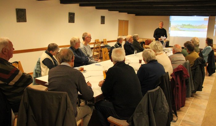 OC Veranstaltung Aller-Weser, alle an einem Tisch.