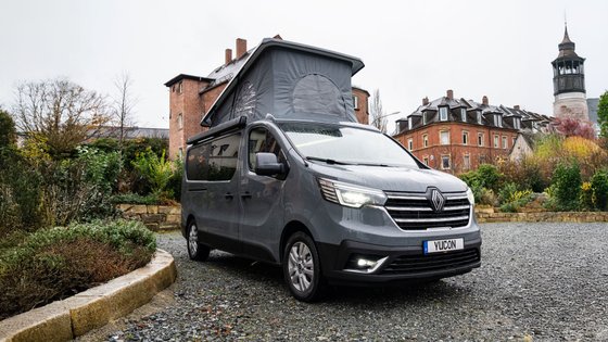 Yucon Renault Trafic mit aufgestelltem Schlafach.