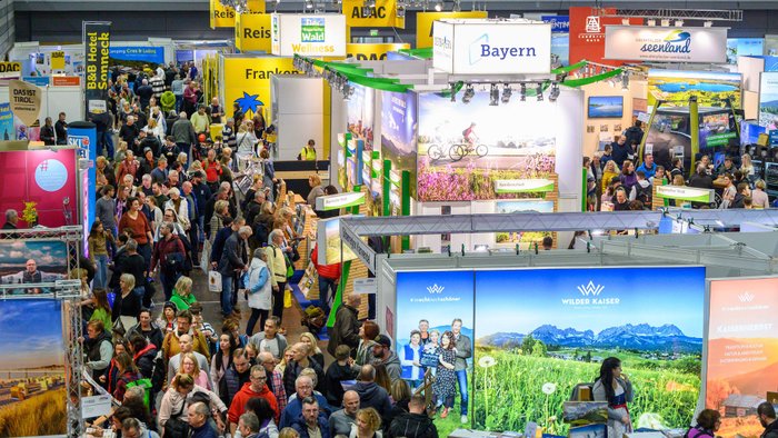 Messegeschehen im Bereich Touristik auf der Freizeit-Messe Nürnberg.