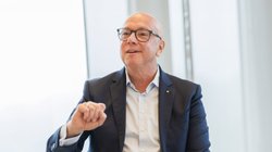 Torsten Uhlig, Vorstandsvorsitzender der SIGNAL IDUNA Gruppe, im Interview