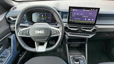 Blick in das Cockpit des Dacia Duster