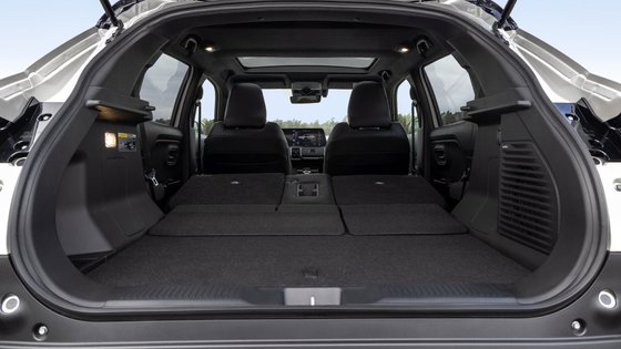Kofferraum des Suzuki eVitara mit umgeklappter Rückbanklehne