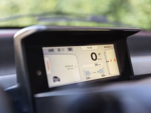 Fahrerinformationsdisplay im Silence S04.