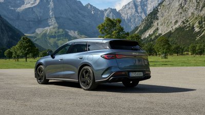 Heckansicht des BYD Seal 6 DM-i Touring
