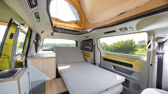 Tonke ID-Buzz Explorer mit seitlichem Aufstelldach.