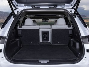 Blick in den Kofferraum des Mitsubishi Outlander. 