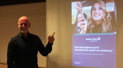 OC Veranstaltung Aller-Weser, Signal Iduna Flyer im Hintergrund.