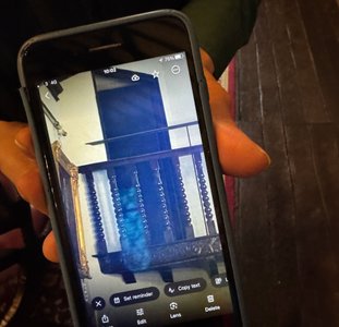 Eine Handy-Aufnahme, die einen Geist zeigen soll. 