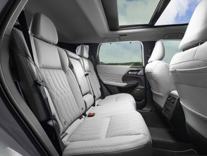 Blick auf die Rücksitzbank des Mitsubishi Outlander
