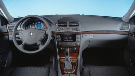 Altes Auto von innen.