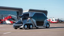 Ein EDAG Citybot auf dem Versuchsgelände des Flughafens.