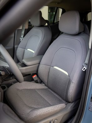 Der Fahrersitz des Kia EV2 .