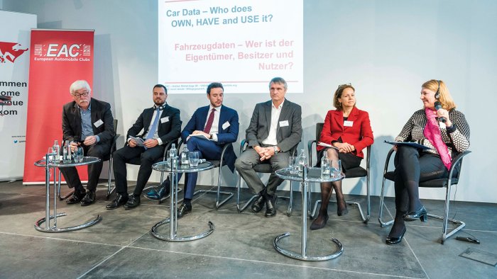 Teilnehmer der Podiumsdiskussion (v.l.n.r.): Moderator Werner Balsen, Jan Bambas, Dimitri Vergne, Francois Fischer, Anne Federle und Natalia Lazarova.