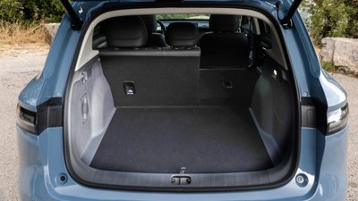 Blick in den Kofferraum des Leapmotor B10