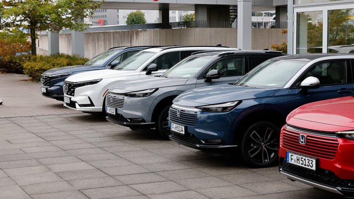 Reihe von Honda-Modellen mit dem HR-V im Vordergrund
