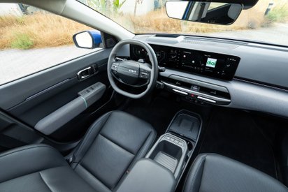 Cockpit des Kia EV4