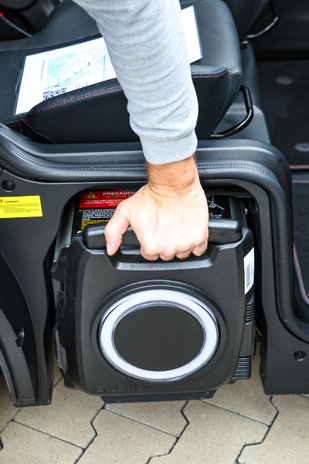 Akku im Silence S04 eingebaut unter dem Sitz.