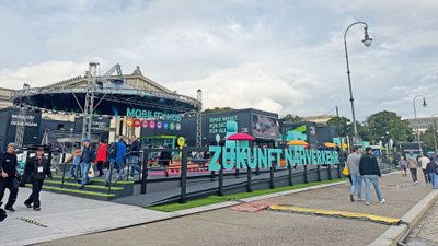 ÖPNV-Erlebniswelt während der IAA 2025 auf dem Königsplatz München.