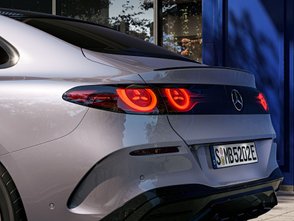Rückleuchten des Mercedes-Benz C 400 4Matic Elektro