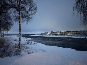 Der Fluss Torne mit seinen Stromschnellen bei Kukkolaforsen. 