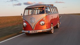 Auf Elektroantrieb umgerüsteter VW T1 Samba von 1966.