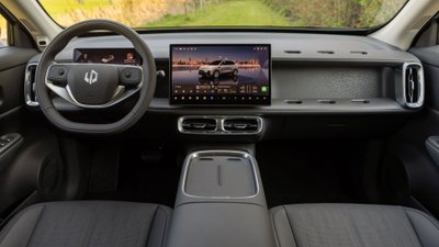 Cockpit des Leapmotor B10 Hybrid EV